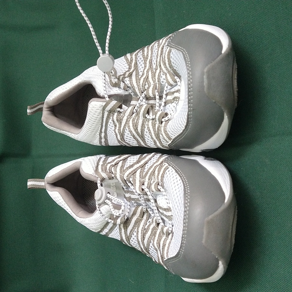 Tecs RocSoc water shoes size 9 womens